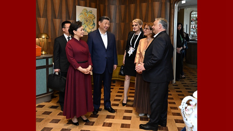 Le président chinois participe à un événement d'adieu organisé par le PM hongrois