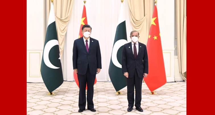 Xi rencontre le Premier ministre pakistanais Shahbaz Sharif