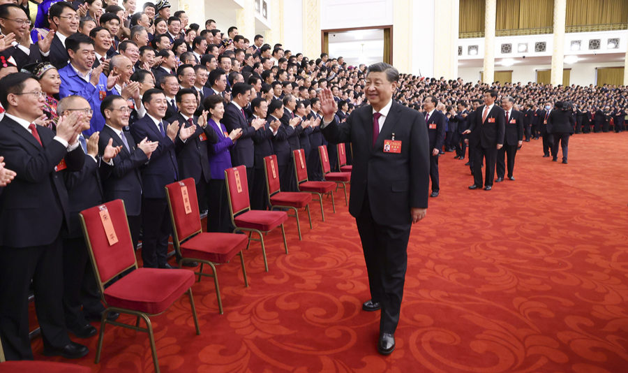 Xi Jinping rencontre les délégués du Congrès national du PCC