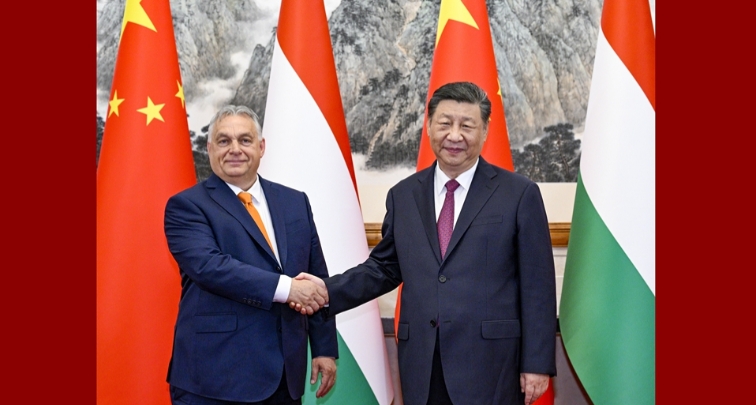 Xi Jinping et le PM hongrois échangent des points de vue approfondis sur les relations et la crise ukrainienne