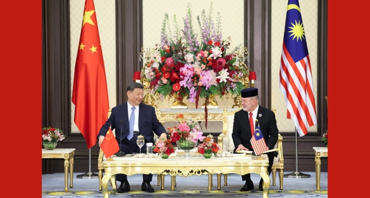 Xi appelle à des efforts conjoints pour bâtir une communauté de destin stratégique et de haut niveau Chine-Malaisie