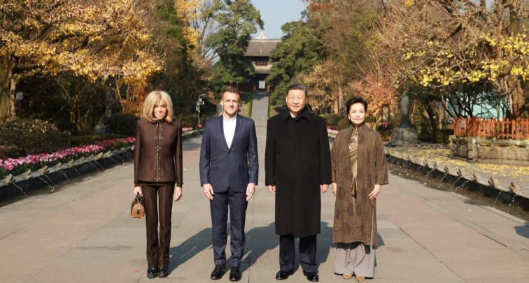 Chine : entretien amical entre Xi Jinping et Emmanuel Macron à Chengdu